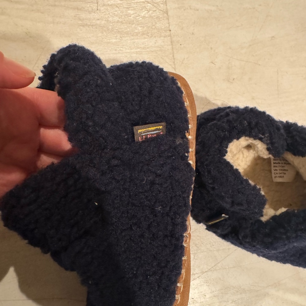 LLBean Sherpa Blue Slippers - Picture 6 of 6